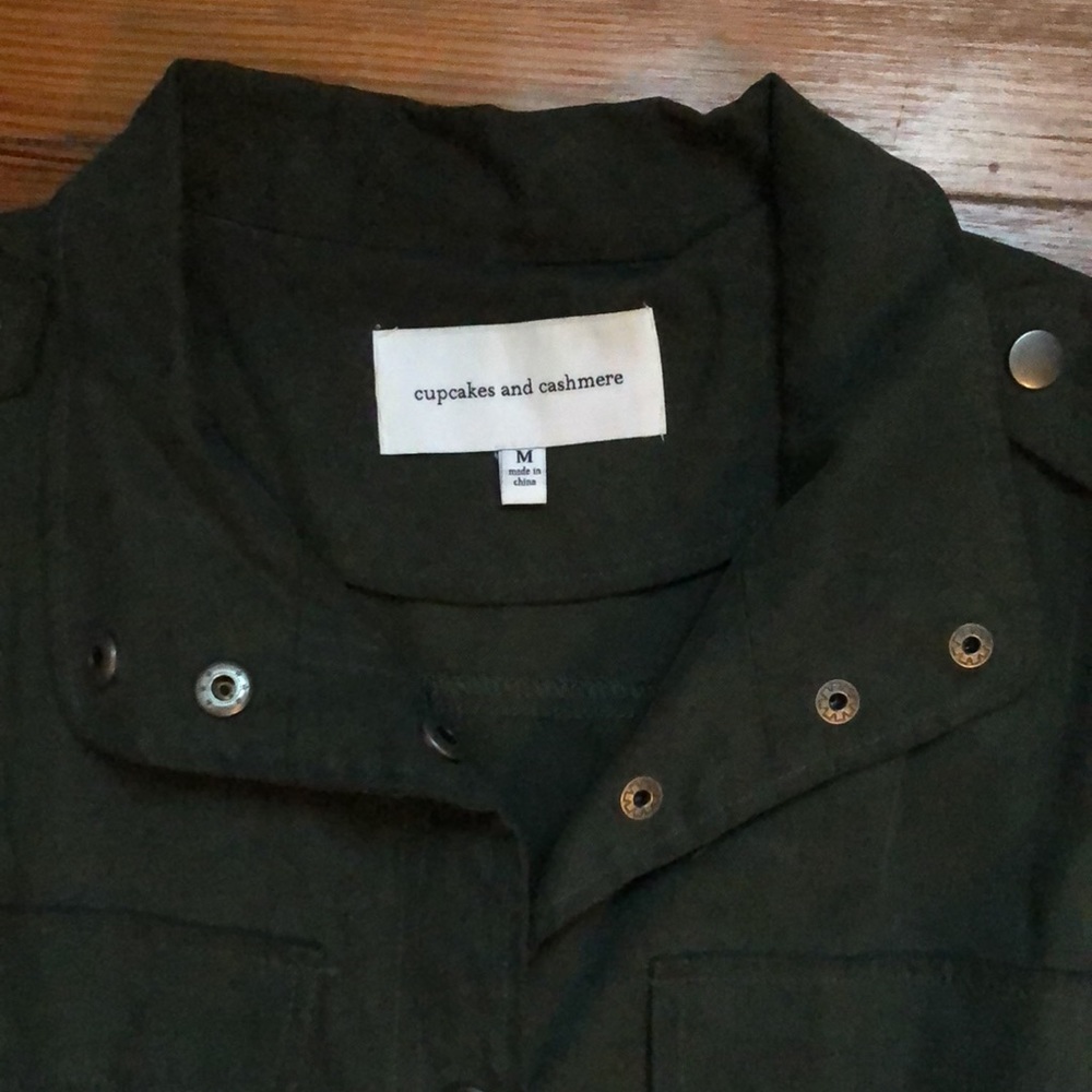 Vest - Picture 3 of 5